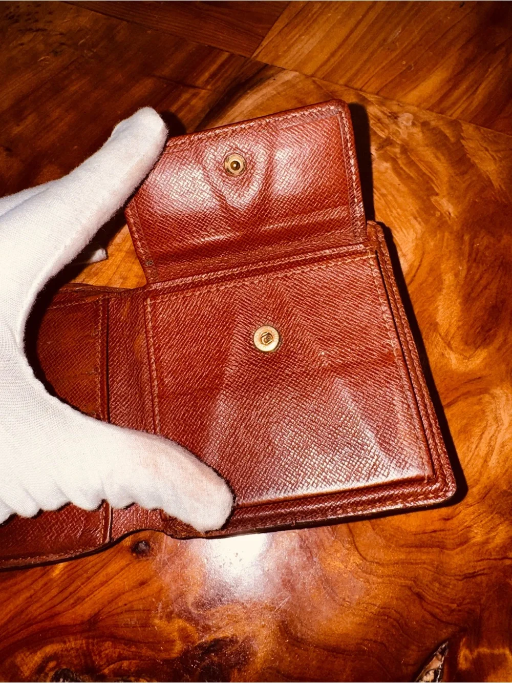 Louis Vuitton reinvented men’s monogram bifold wallet, brown 1997